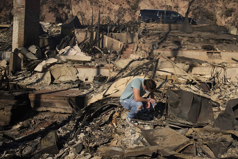 overnight curfew orders in place as death toll from california wildfires rises to 11 K7PZfvl1