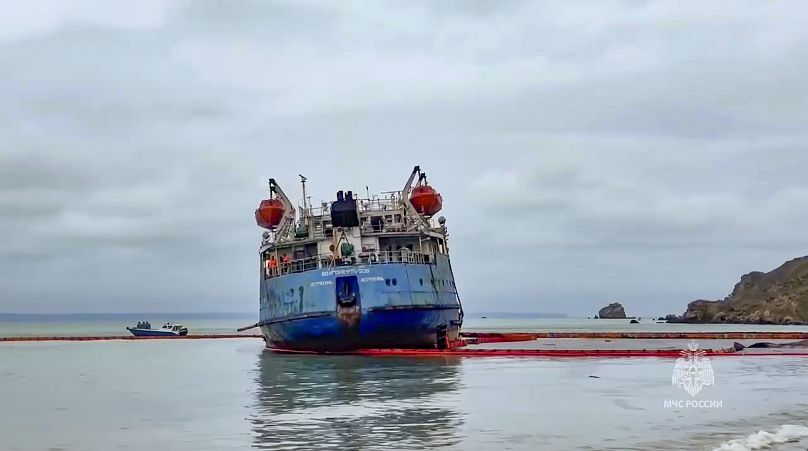 russian taskforce arrives in krasnodar as oil spill from tankers in kerch strait spreads XZJd9vdS