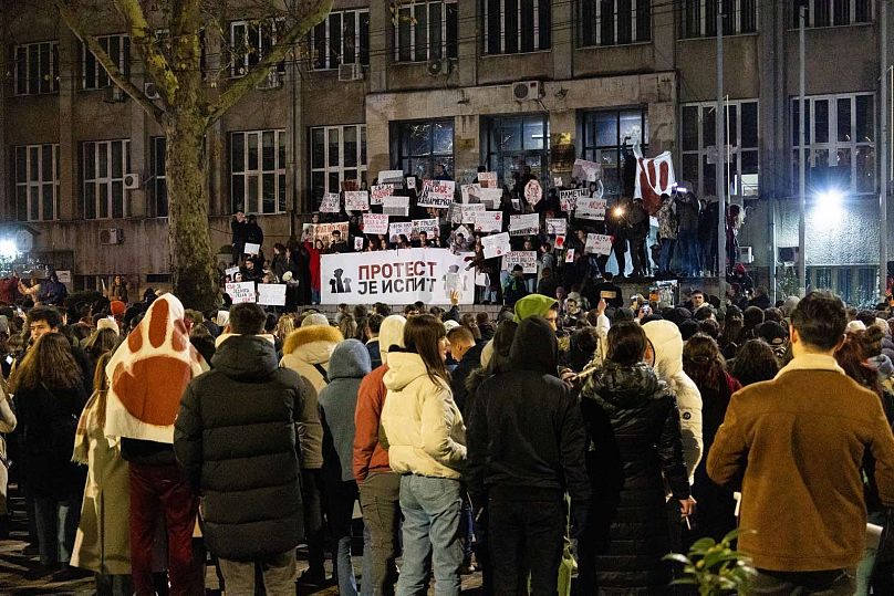 standing under a collapsing roof serbian students demand justice after fatal awning collapse 2 rDRWqalb