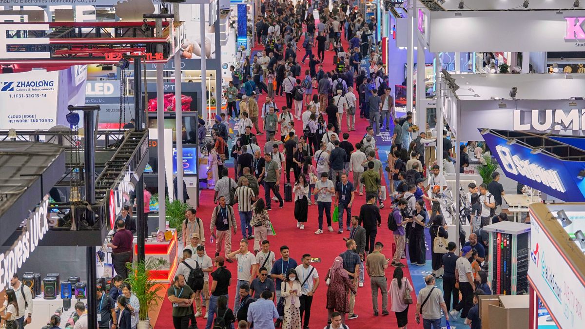 chinese exporters seek new markets to offset us tariff impact amid trade war r9kyTq6m