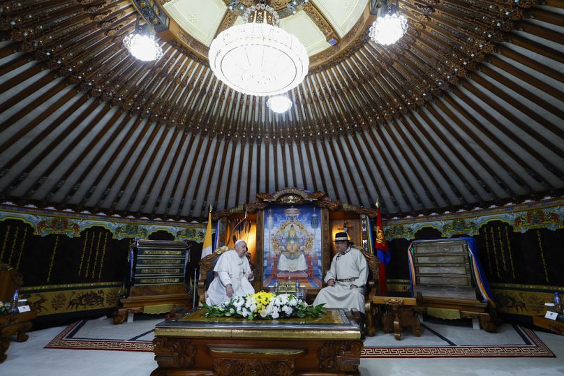 Death of Pope Francis: The pontiff and Emmanuel Macron, a complex relationship 2 death of pope francis the pontiff and emmanuel macron a complex relationship 1