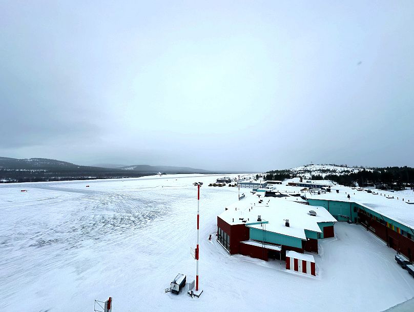 Deep snow, thick ice and zero delays: Inside the Arctic Circle airports that never cancel a flight 10 deep snow thick ice and zero delays inside the arctic circle airports that never fLfuMiYa