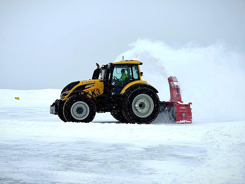 Deep snow, thick ice and zero delays: Inside the Arctic Circle airports that never cancel a flight 11 deep snow thick ice and zero delays inside the arctic circle airports that never keEfXqia