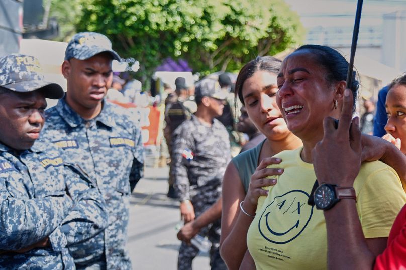 Dominican Republic nightclub roof collapse kills at least 98 2 dominican republic nightclub roof collapse kills at least 98 1 EMUrwMli