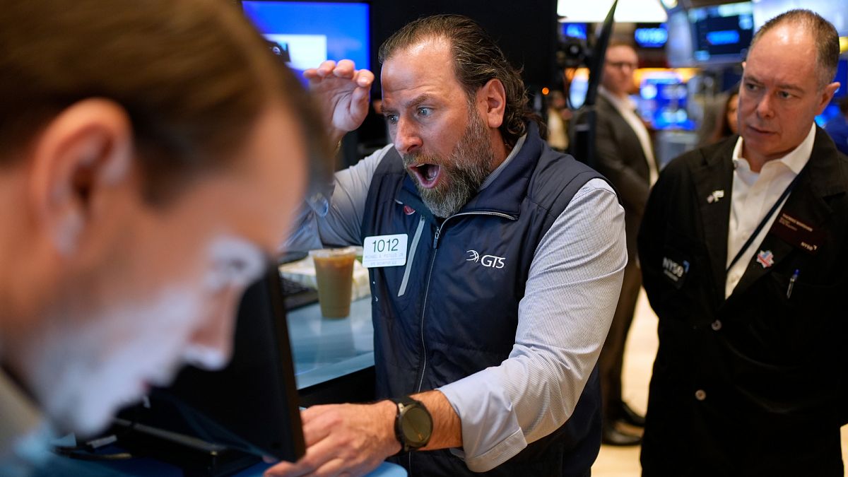 global sell off worsens and dow jones tumbles as china hits back at us gLqasHIY