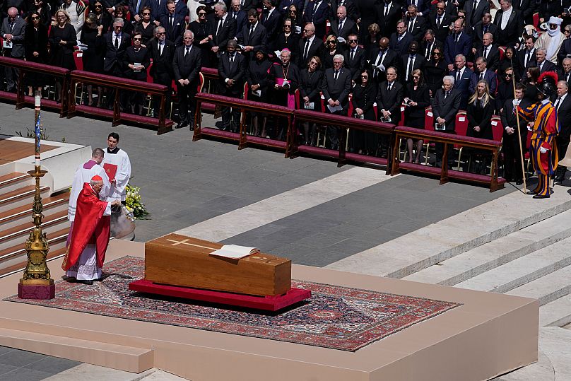 In photos: Pope Francis buried, mourned by hundreds of thousands 2 in photos pope francis buried mourned by hundreds of thousands 1 rFBDrI6W