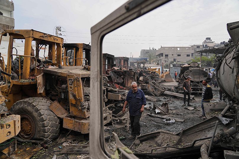 Israeli strikes on Gaza kill at least 14 and destroy bulldozers need to clear rubble 1 israeli strikes on gaza kill at least 14 and destroy bulldozers need to clear FzVXEVZB