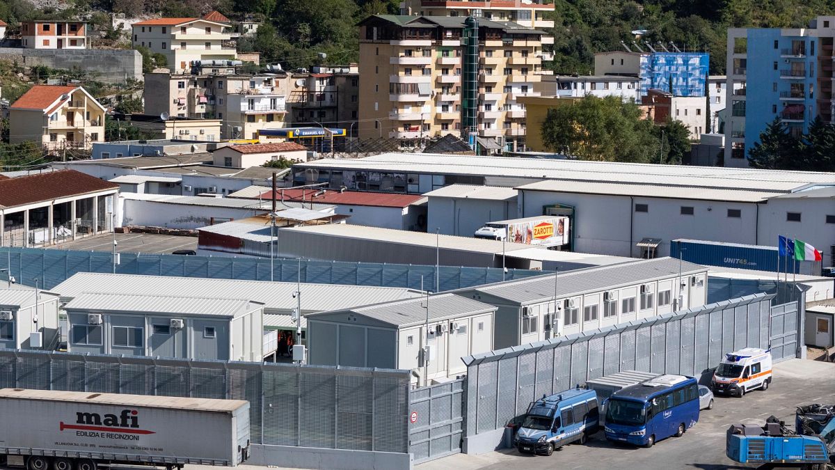 italy transfers 40 rejected asylum seekers to detention centres in albania NYXJrzmv