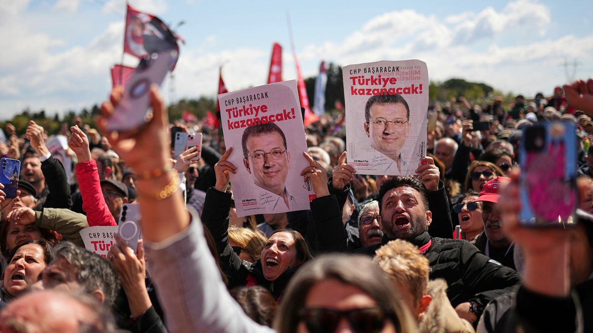 jailed istanbul mayor imamoglu appears in court on public prosecutor threat charges DXH8RsLU