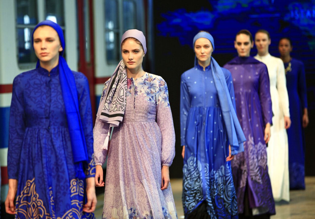 Modesty blazes: Inside the multi-million euro industry selling 'conservative' clothes 1 modesty blazes inside the multi million euro industry selling conservative clothes 0 kySrzTIw