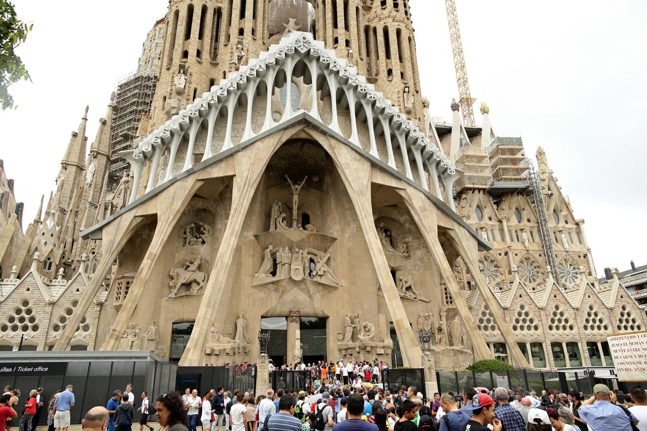 Pope Francis approves first step towards the beatification of Catalan architect Antoni Gaudí 2 pope francis approves first step towards the beatification of catalan architect antoni gaud 1 CJ6Ywazd