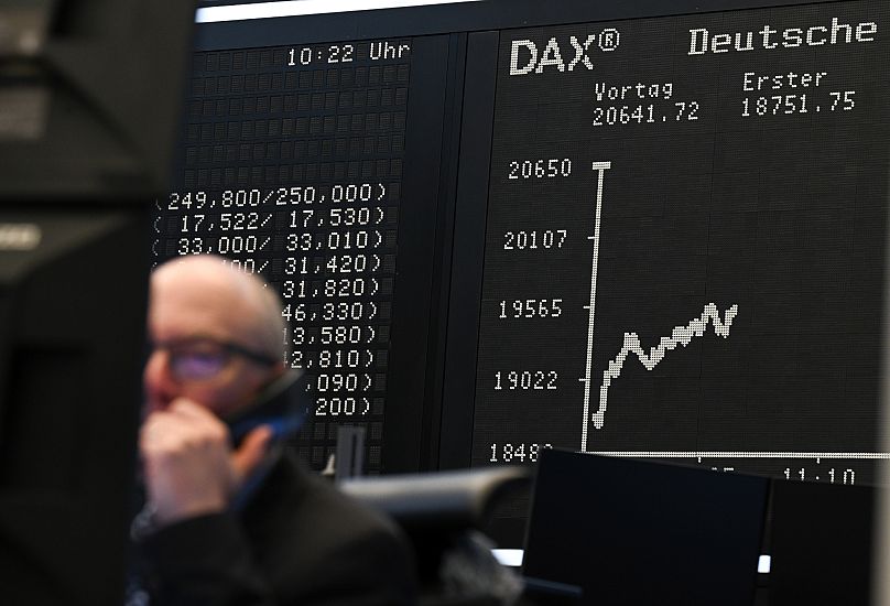 President Trump confirms no plans to suspend global tariffs despite US stock market dip 2 president trump confirms no plans to suspend global tariffs despite us stock market dip pV8LfTmv
