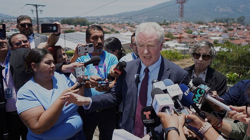 'Probable cause' to hold Trump administration in contempt over El Salvador deportations 1 probable cause to hold trump administration in contempt over el salvador deportations 0 QC8j9Jru