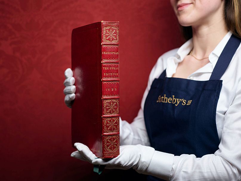 Set of first editions of Shakespeare's plays could fetch more than €5 million at auction 1 set of first editions of shakespeares plays could fetch more than 5 million at IOlaRHfK