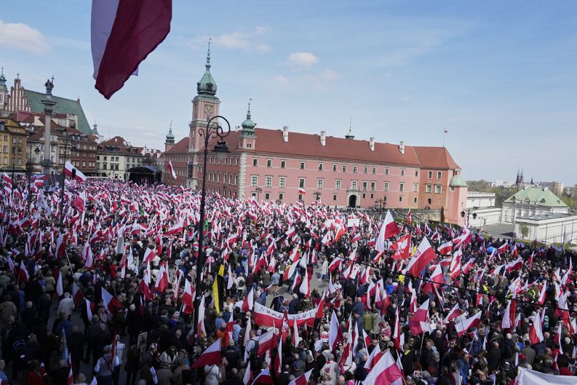 Thousands of Poles march in far-right rally to mark Independence Day 3 thousands of poles march in far right rally to mark independence day 2 fMcncXwL