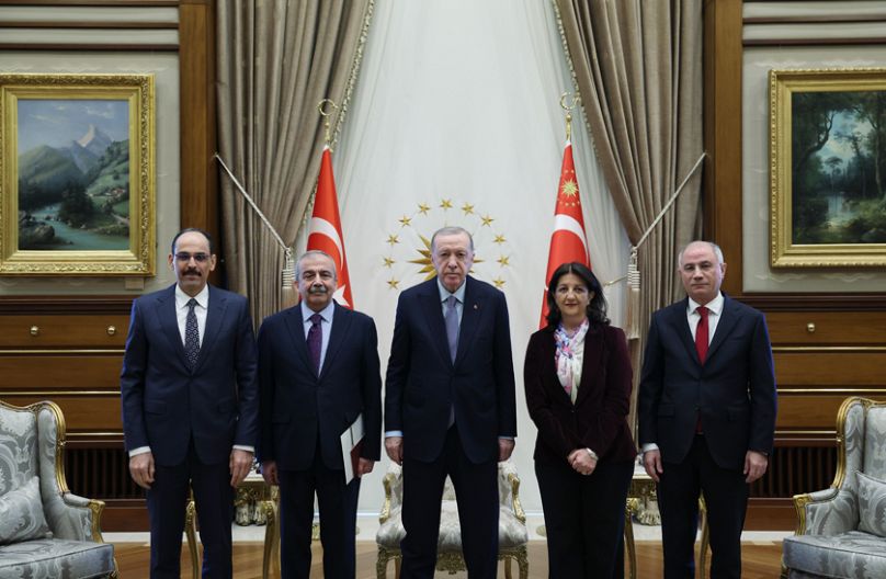 Turkey's Erdoğan meets pro-Kurdish MPs as they seek to end 40-year insurgency 1 turkeys erdogan meets pro kurdish mps as they seek to end 40 year insurgency 0 UyPE1HUb