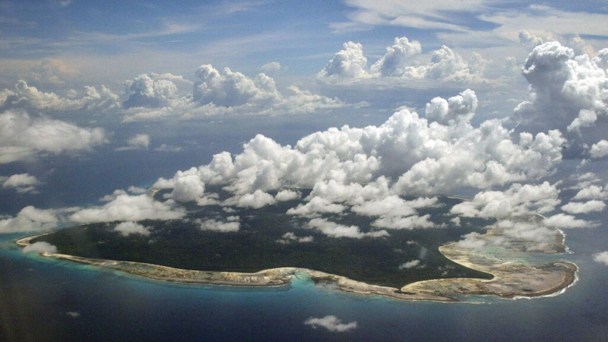 us tourist arrested in india for trying to make contact with an isolated tribe SORrJeyC