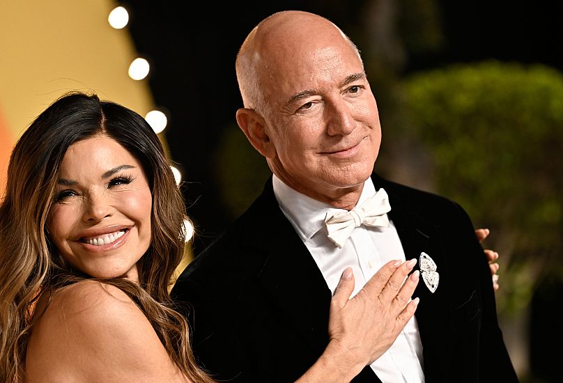 Volunteer actors rail against Jeff Bezos private performance of 'You Me Bum Bum Train' 1 volunteer actors rail against jeff bezos private performance of you me bum bum train lgSmAYpf
